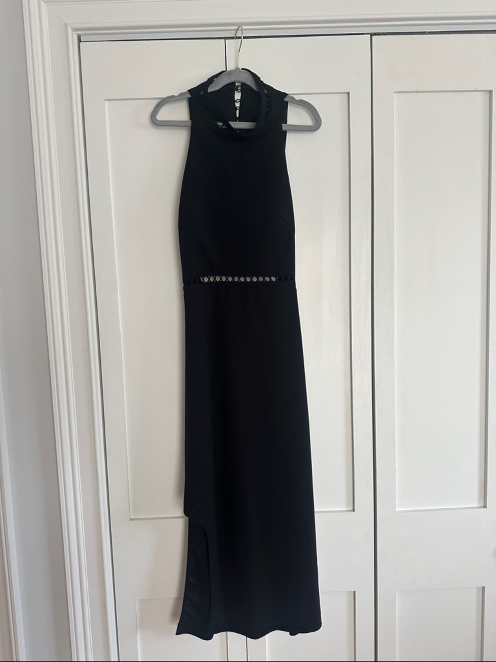 Sleeveless Black High-Neck Maxi Dress with Waist Detail